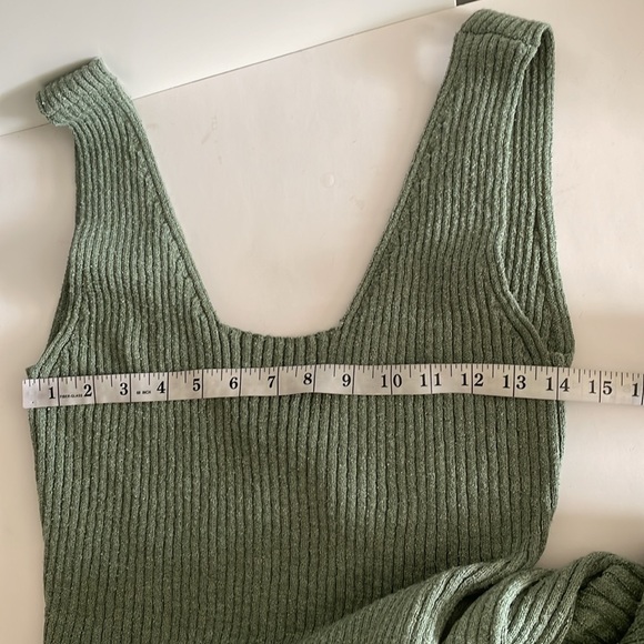 Anthropologie x Amadi Sage Green Ribbed Twist Back Midi Sweater Dress size L - Picture 4 of 10